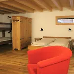 Haengebrigga Couette-café *